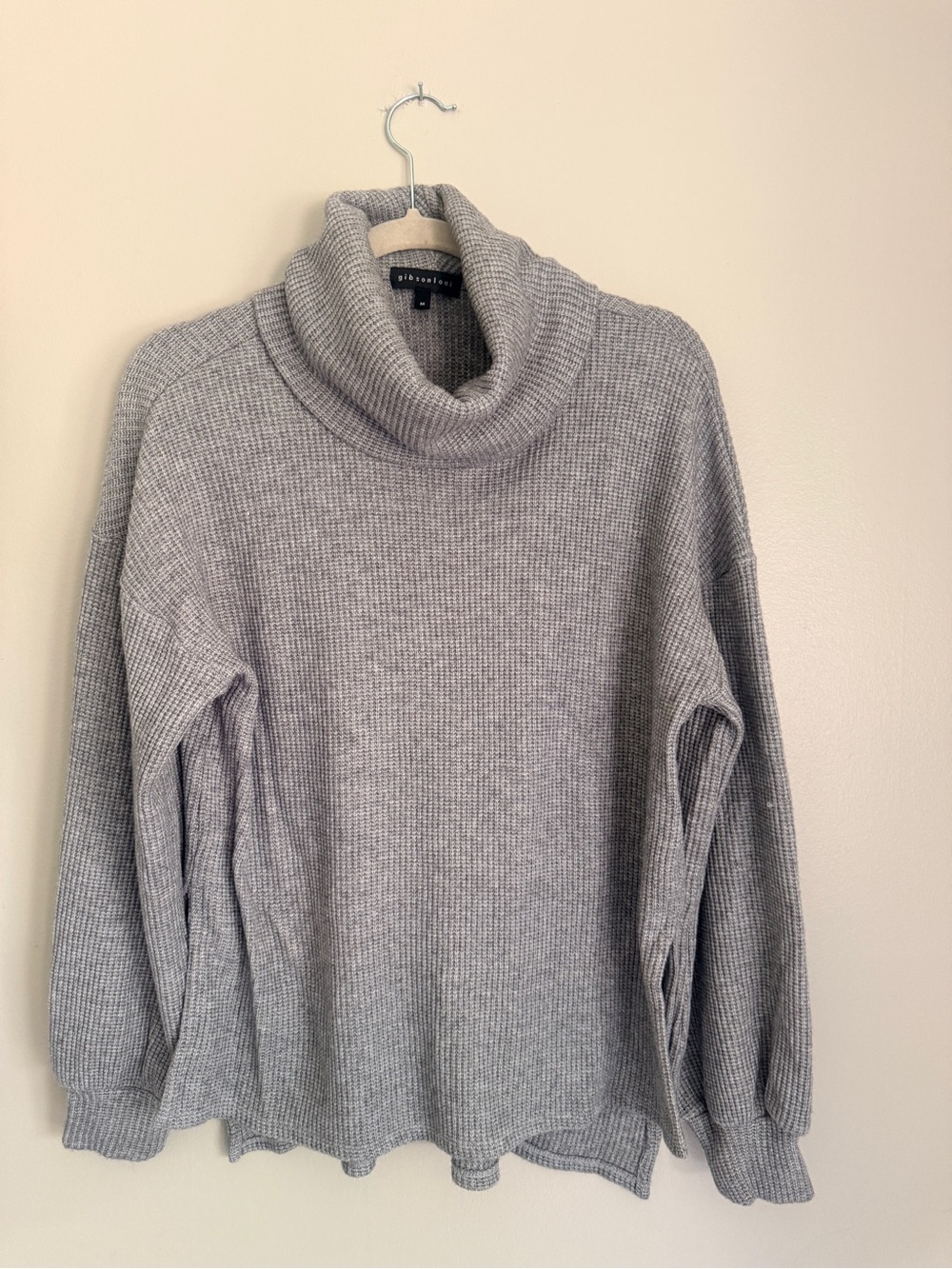 NWOT Gibsonlook Gray Ribbed Turtleneck Sweater, size medium